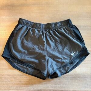 Nike Tempo Dri-FIT Running Shorts in Gray Black Combo, Lined, Size Medium.